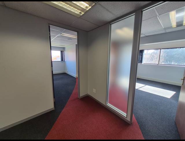 324M² OFFICE TO LET IN WOODMEAD